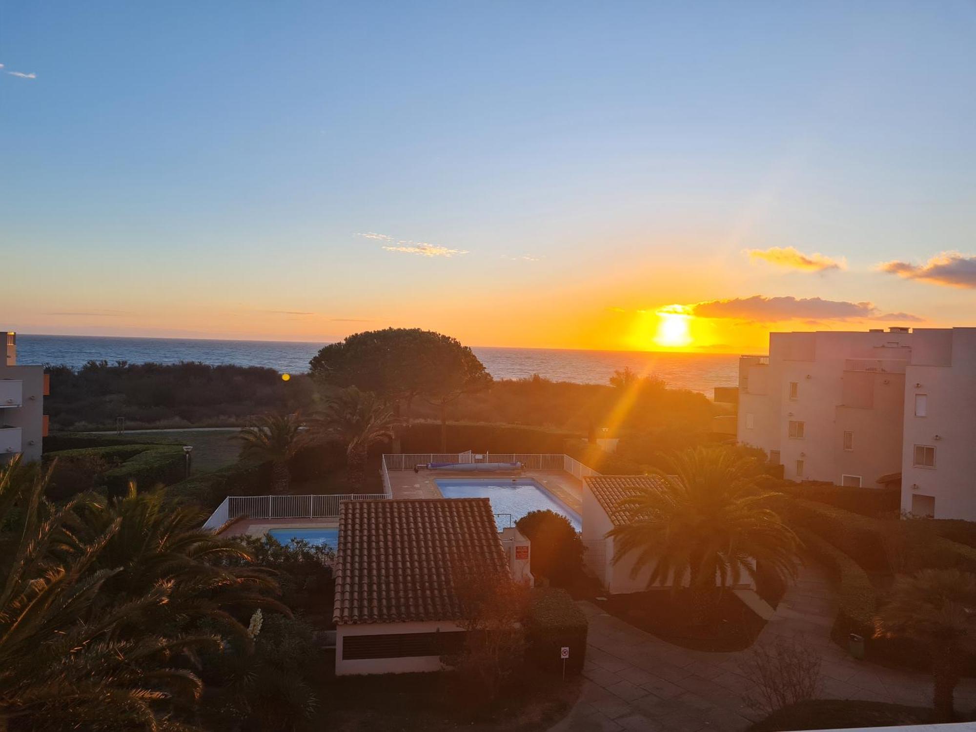 Magnifique Vue Mer Pour Ce T2 Avec Piscine Saint-Cyprien  Exterior photo